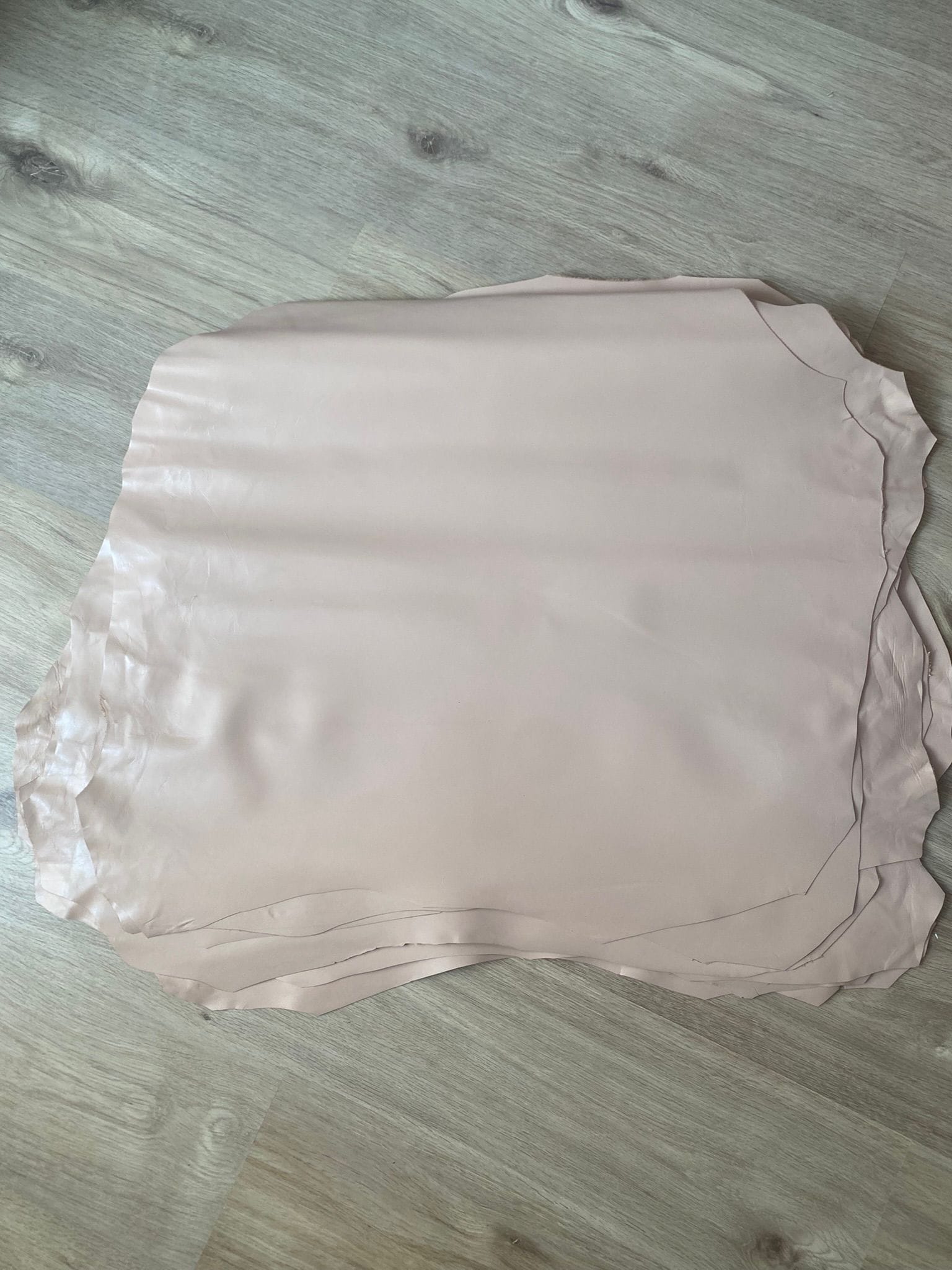 piele capra culoarea roz pudrat