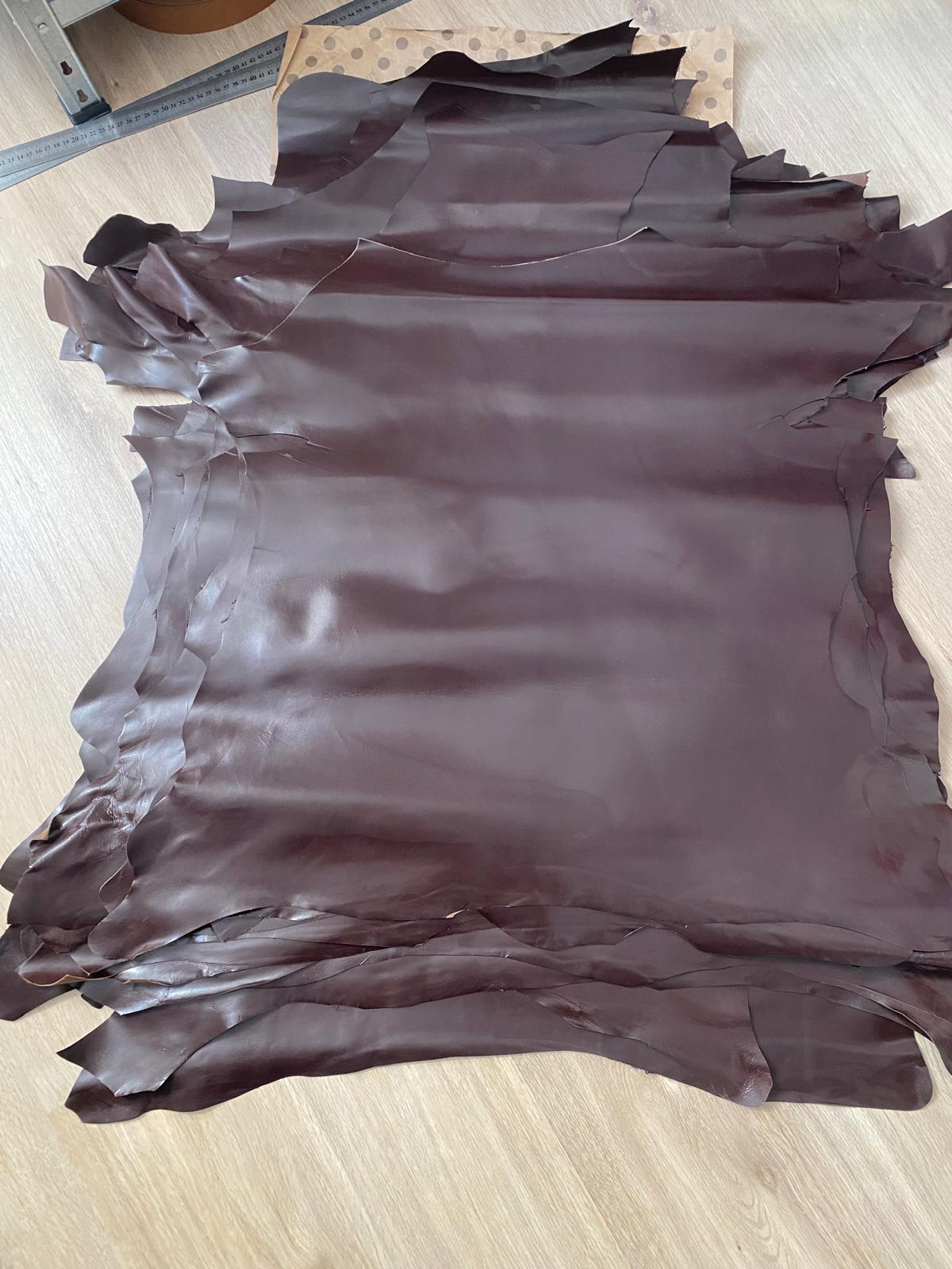 piele de capra culoare maro inchis