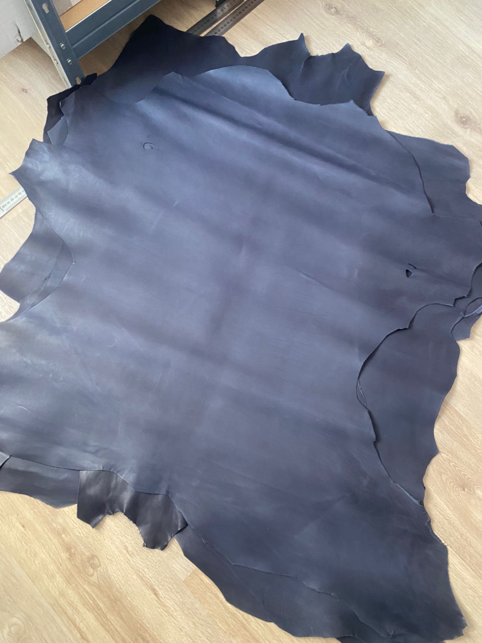 piele de vitel culoare albastra